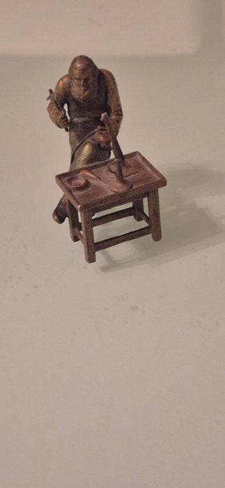 Franz Bergmann - Figuur - Schuster an der Werkbank - Koud