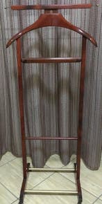 Fratelli Reguitti - Dressboy - Hout beuken, walnoot essence.