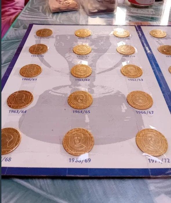 Draagspeld Insignias 30 Ligas Real Madrid C.F. oro - Spanje, Verzamelen, Overige Verzamelen