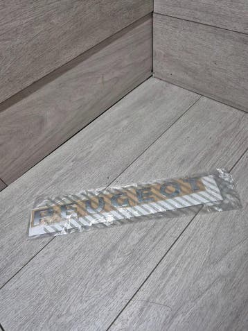 Peugeot Boxer embleem monogram achter 1336858080, Auto-onderdelen, Carrosserie, Verzenden, Gebruikt