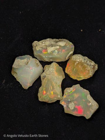 56,69 ct - 5x natuurlijke kostbare ruwe Ethiopische opalen,