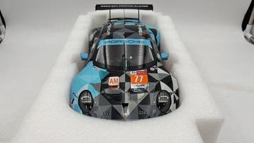 IXO 1:12 - Modelauto - Porsche 911 RSR 24H LM 2018 -, Nieuw