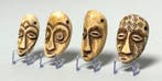 Ikhoko amuletten + rekken - Pende - DR Congo (Zonder