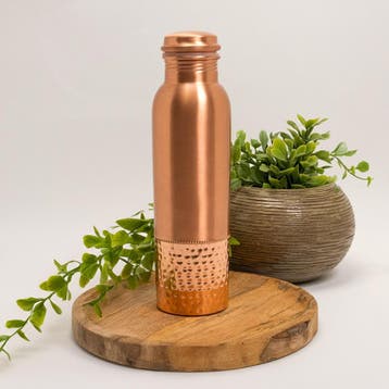 Puur koperen waterfles gehamerde rand beneden ± 950 ml, Ophalen of Verzenden, Nieuw