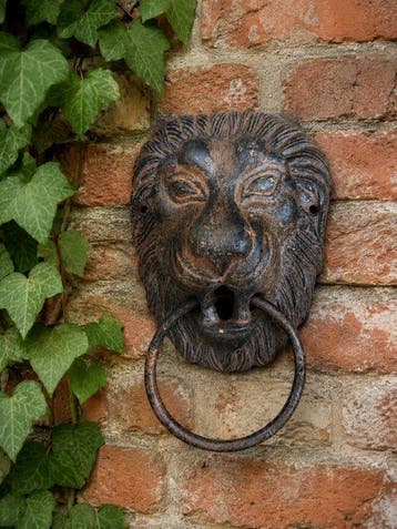 Décoration murale - Europe - poignée de porte en métal en