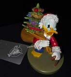 Beeldje - Disney Uncle Scrooge McDuck with Christmas Tree, Verzamelen, Nieuw