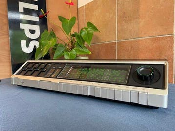 Philips - 742 -space-age- 2-kanaals stereo AM/FM Solid state