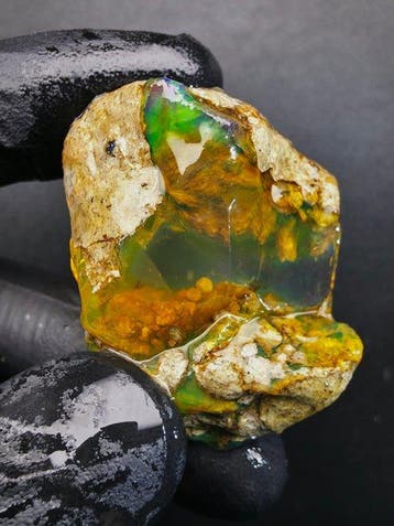 25gr Crystal Opal Specimen Ruw- 127.45 g