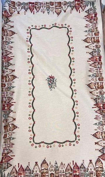 « Le Village Enchanté » – Nappe de Noël entre des petites