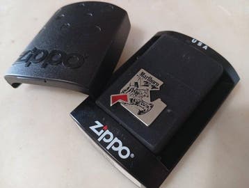 Zippo, Zippo Marlboro Black Matte Cowboy Emblem (2015) -, Nieuw