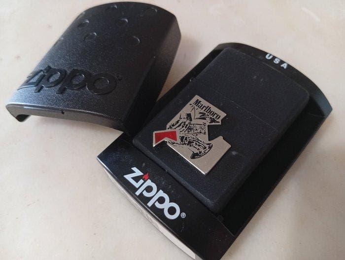 Zippo, Zippo Marlboro Black Matte Cowboy Emblem (2015) -, Collections, Articles de fumeurs, Briquets & Boîtes d'allumettes