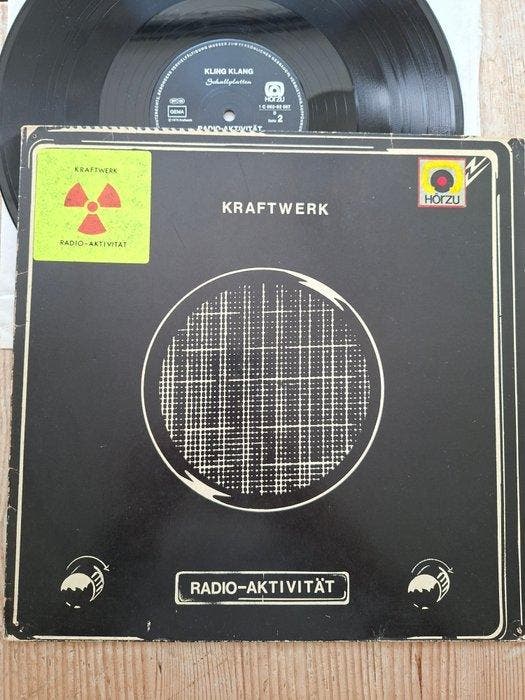 Kraftwerk - RADIO-ACTIVITY (original German 1975 first, CD & DVD, Vinyles Singles