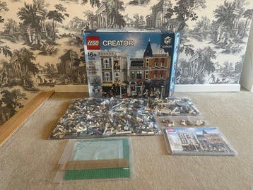 Lego Set - 10255 - Creator Expert - Assembly Square