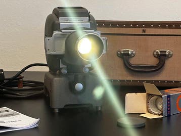 Leitz Prado 66 - Medium Format Projecteur de diapositives