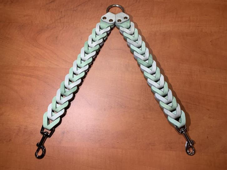 Leren duo honden riem Stone/moss, Autos : Pièces & Accessoires, Autres pièces automobiles, Enlèvement ou Envoi