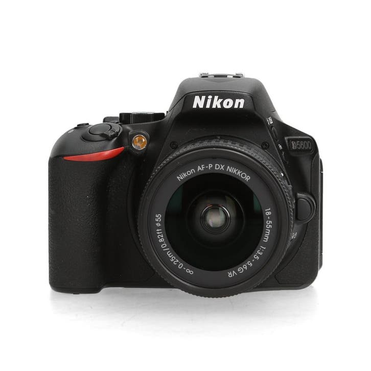 Nikon D5600 + 18-55mm - 768 kliks, Audio, Tv en Foto, Fotocamera's Digitaal, Zo goed als nieuw, Nikon, Ophalen of Verzenden