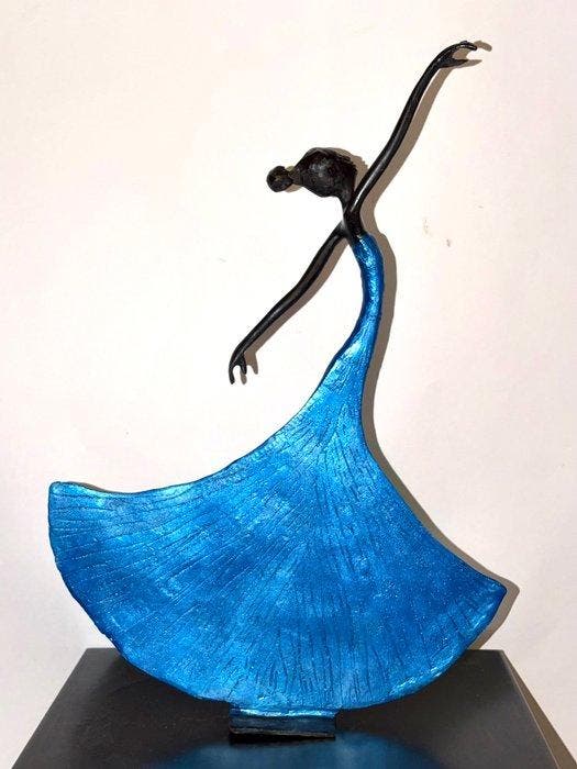 Abdoulaye Derme - sculptuur, “La Danseuse en mouvement”. -, Antiek en Kunst, Curiosa en Brocante