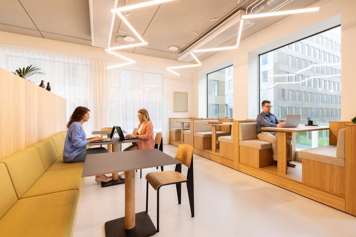 Werkplek-membership in Berchem Station Post X, Articles professionnels, Immobilier d'entreprise