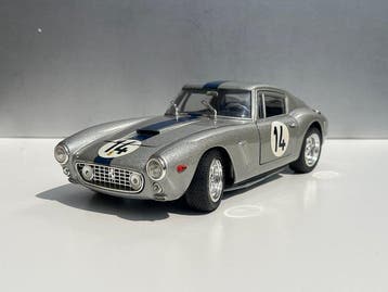 Revell 1:18 - Voiture de course miniature - Ferrari 250 GT, Nieuw
