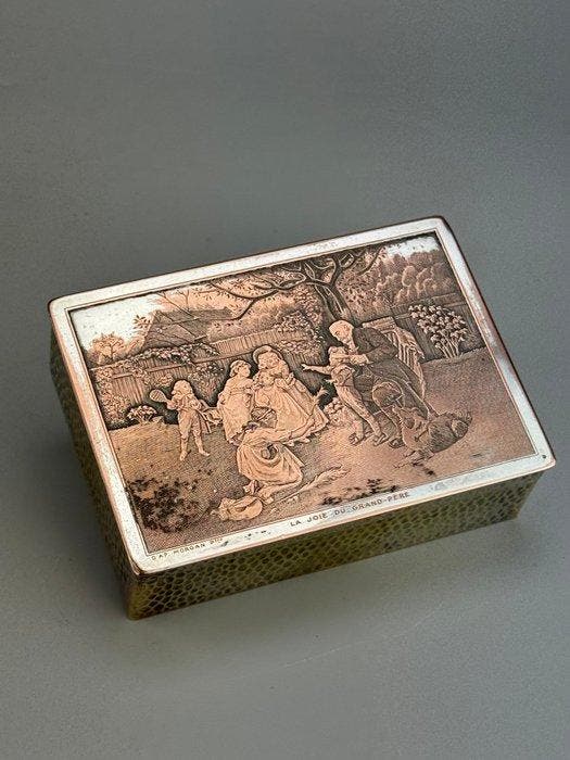 Doos - Metaal, Koper, Messing - Portasigarette, Antiek en Kunst, Curiosa en Brocante