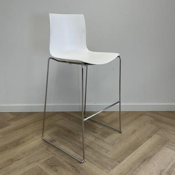 Arper CATIFA 46 barkruk zithoogte 75 cm, wit, Gebruikt