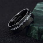 Tungstenring. Inlegstukken van meteoriet. De energie van het, Verzamelen, Mineralen en Fossielen