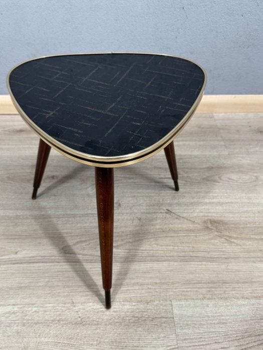 Table dappoint - Bois, Laiton - Table triangulaire vintage, Antiquités & Art, Art | Objets design