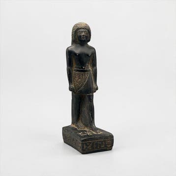 Replica van het oude Egyptische Aanbidderstandbeeld met