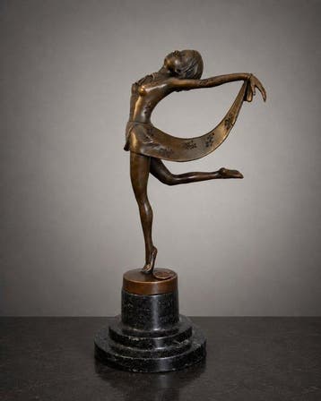 sculptuur, Elegante Art Deco danseres - 25.4 cm - Brons,