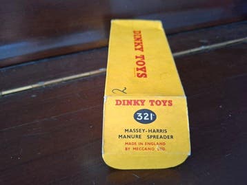Dinky Toys - Véhicule-jouet Massey-Harris Manure Spreader -