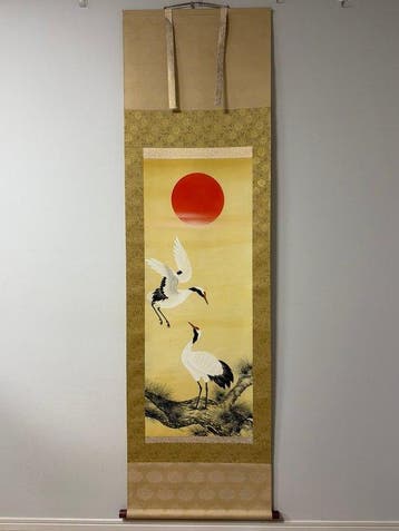 Prachtige Japanse hangende rol – Opkomende zon, den en