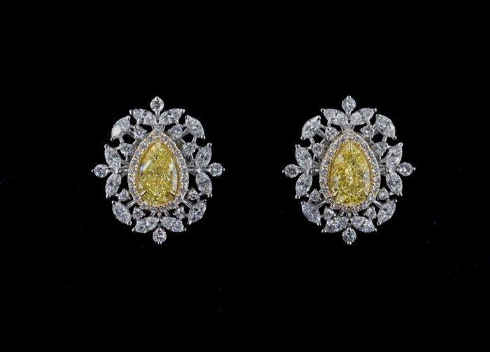 Boucles doreilles cloutées - 14 carats Or blanc, Or jaune -, Handtassen en Accessoires, Antieke sieraden