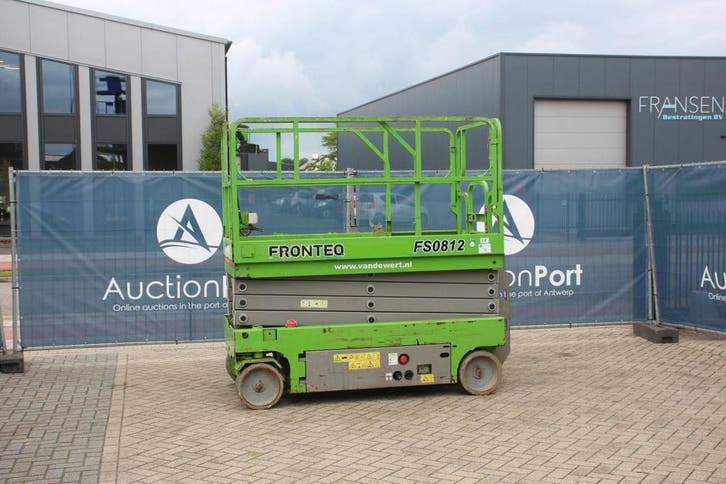 Veiling: Schaarhoogwerker Fronteq FS0812E Elektrisch 460kg 9, Zakelijke goederen, Machines en Bouw | Liften, Steigers en Ladders