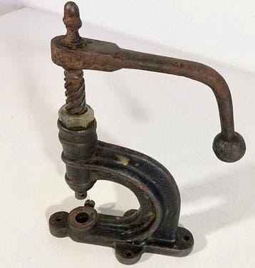 Pers - Oude decoratieve pers uit 1880