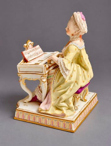 Meissen - Johann Carl Schönheit - Figure - Dame am Spinett -