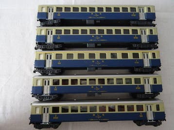 HAG H0 - 455,460 - Treinset (5) - BLS-personewagen 1e/2e