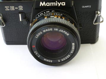 Mamiya ZE 2 Quartz + Sekor E 1,7/50mm red S | Appareil photo