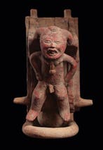 Veracruz-keramiek verhoogd bed met een liggende figuur -