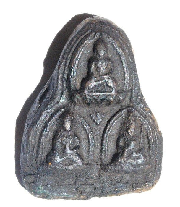 Tsa Tsa amulet 3 boeddhistische figuren 9 x 7 cm - Tibet -, Antiek en Kunst, Antiek | Overige Antiek