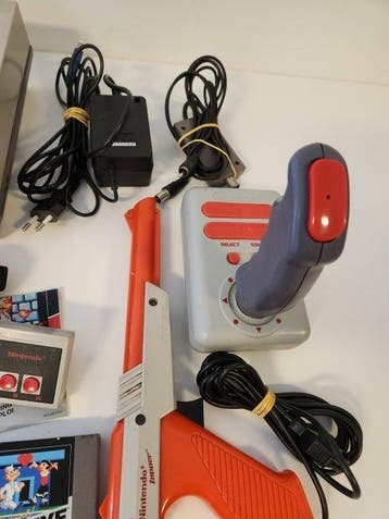 Nintendo - Nes - Nintendo Nes & 2 controllers & Zapper &, Nieuw