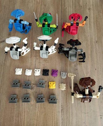 Lego Set - Bionicle - 7 Lego Bionicles uit 2002 (100 %, Nieuw
