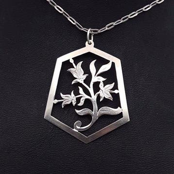 Zilver, Handgesmeed Art Deco, Lelies. - Ketting met hanger, Antiek en Kunst