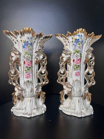 Vase (2) - Une paire dantiquités — vases français de Paris