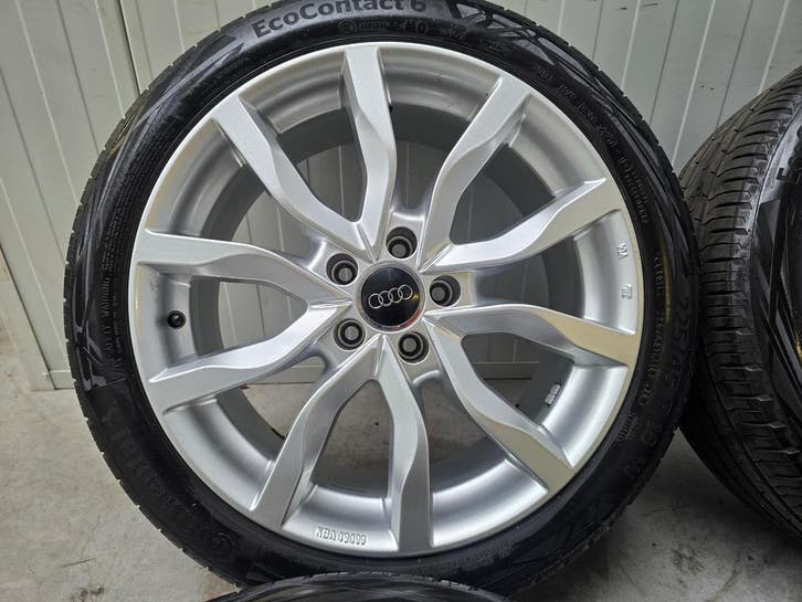Audi Q2 18 inch Continental zomerbanden 5x112 Unieke set!, Auto-onderdelen, Banden en Velgen, 18 inch, Zomerbanden, 225 mm, Personenwagen