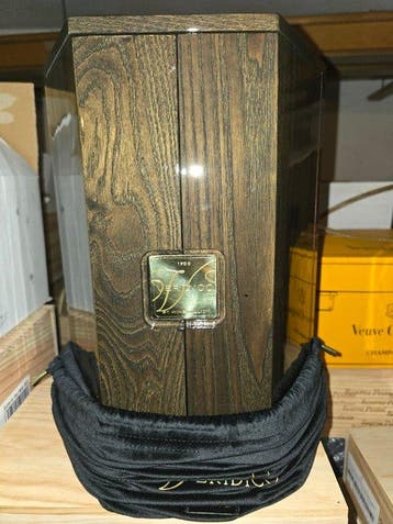 1900 Wine Million, Veridico Very Very Old Tawny - Gebotteld, Nieuw