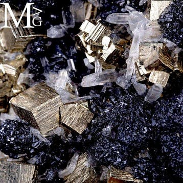 Quatre minéraux à formation rare - galène, quartz, pyrite et, Collections