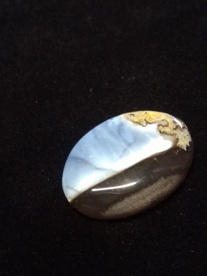 Natural Owyhee Blue Opal Cabochon - 35.224 ct - moss include, Handtassen en Accessoires, Edelstenen, Nieuw, Verzenden
