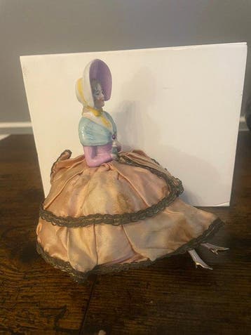 Beeldje - Porcelain half-doll pincushion (dressed) -