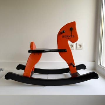 This Is Not A Toy - sculptuur, Rocking H - 74 cm - Hout -
