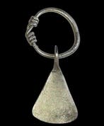Viking periode Zilver Amuletbedelhanger in de vorm van een
